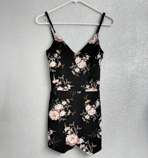 Soprano Floral Romper    Size XS